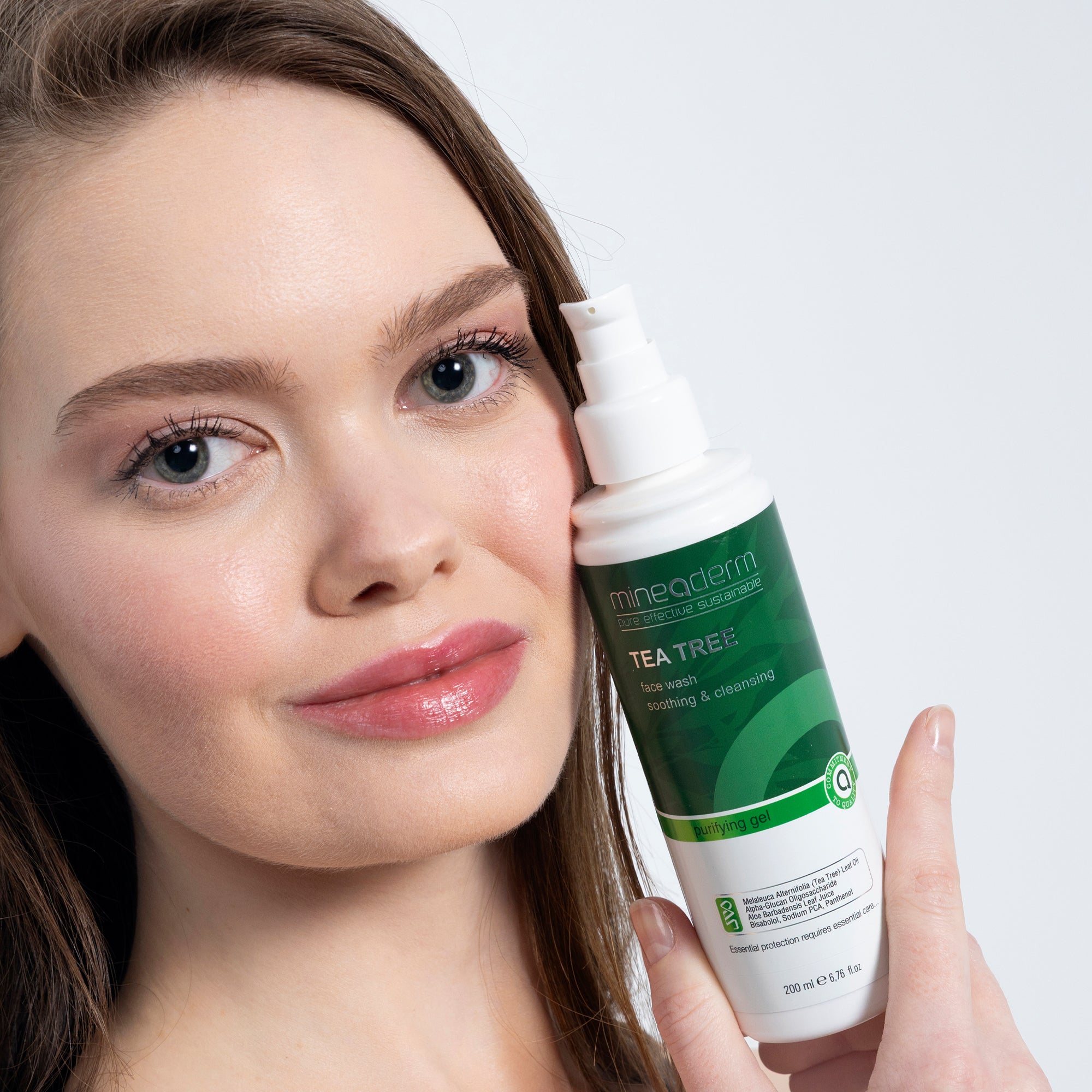 Tea Tree Face  Wash – Gentle Cleanser with Aloe Vera, Bisabolol & Panthenol – Non-Drying Formula for Oily and Acne-Prone Skin – Refreshing Daily Wash – 200 ml